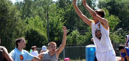 В Калмыкии прошли соревнования по уличному баскетболу